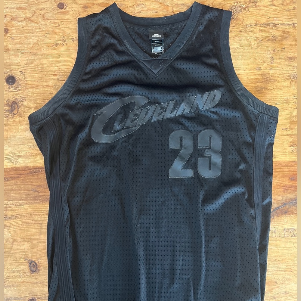 Addidas NBA Blackout basketball Jersey Cleveland Cavaliers Lebron James 23